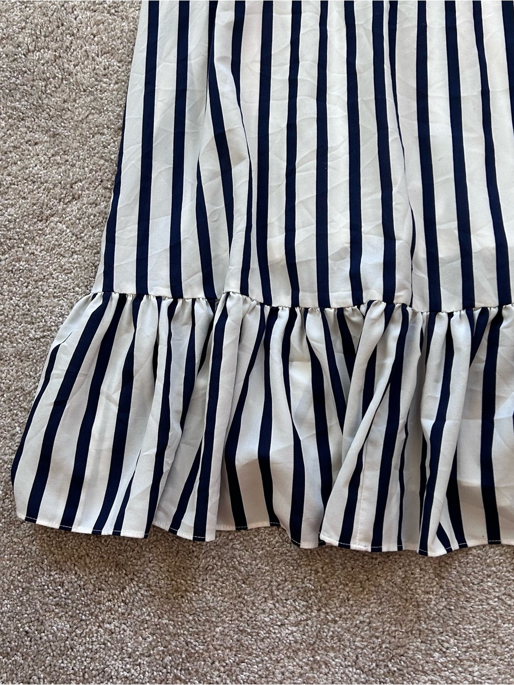 Betsey Johnson Striped Ruffle Hem Maxi Dress Size 2 Cream Navy Blue Sundress - Picture 4 of 10
